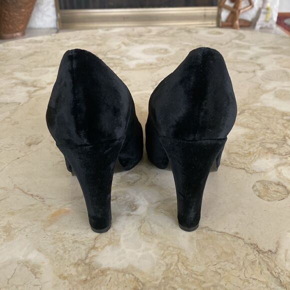 Robert Clergerie Paris Black Velvet Pumps - Picture 7 of 12